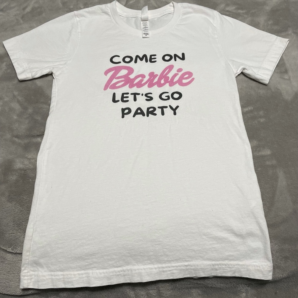 Cute graphic tee